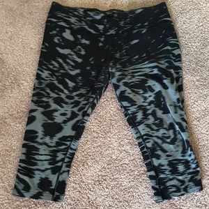 Nike workout capris
